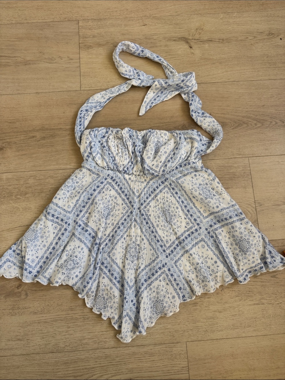 Hollister top